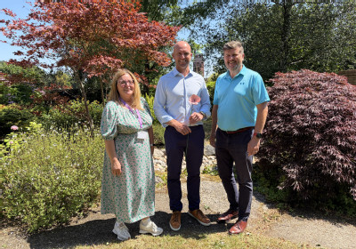 Ben_Bolton_visits_City_Hospice.jpeg