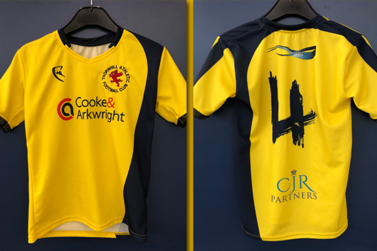 Thornhill AFC girls under 11 football club sponsored by Cooke & Arkwright